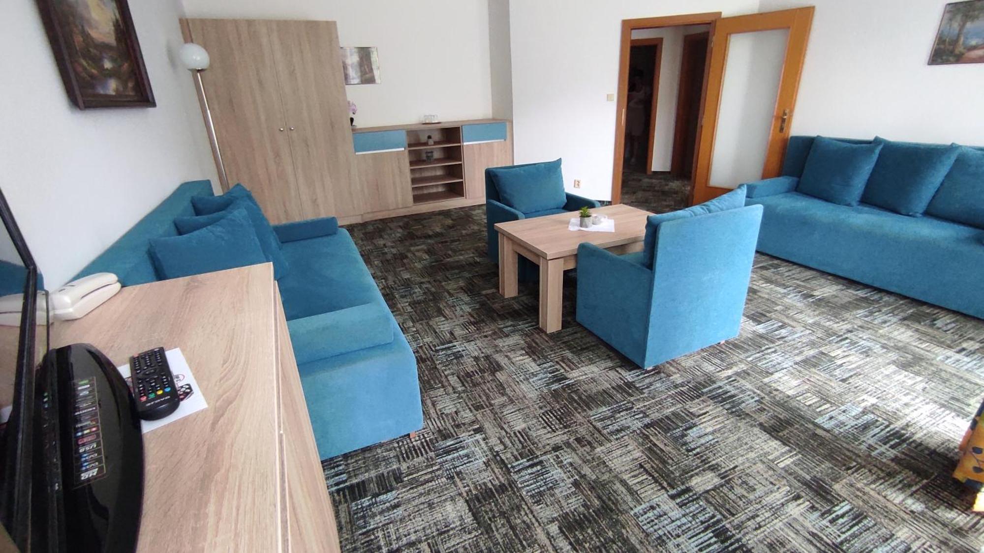 Hotel Sorea Uran ตาตรันสกา ลอมนีจา ภายนอก รูปภาพ