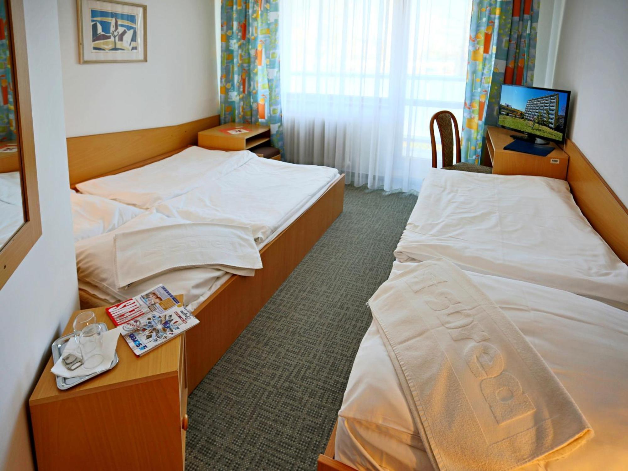 Hotel Sorea Uran ตาตรันสกา ลอมนีจา ภายนอก รูปภาพ