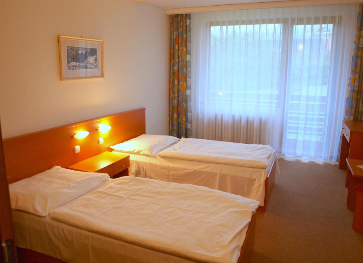 Hotel Sorea Uran ตาตรันสกา ลอมนีจา ภายนอก รูปภาพ